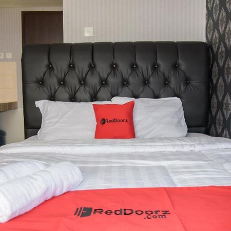 Reddoorz Apartment @ Serpong Green View ทังเกอรัง ภายนอก รูปภาพ