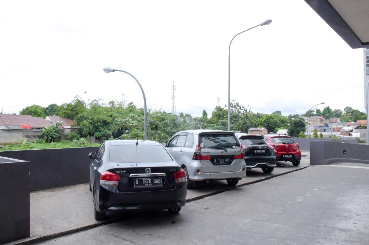 Reddoorz Apartment @ Serpong Green View ทังเกอรัง ภายนอก รูปภาพ